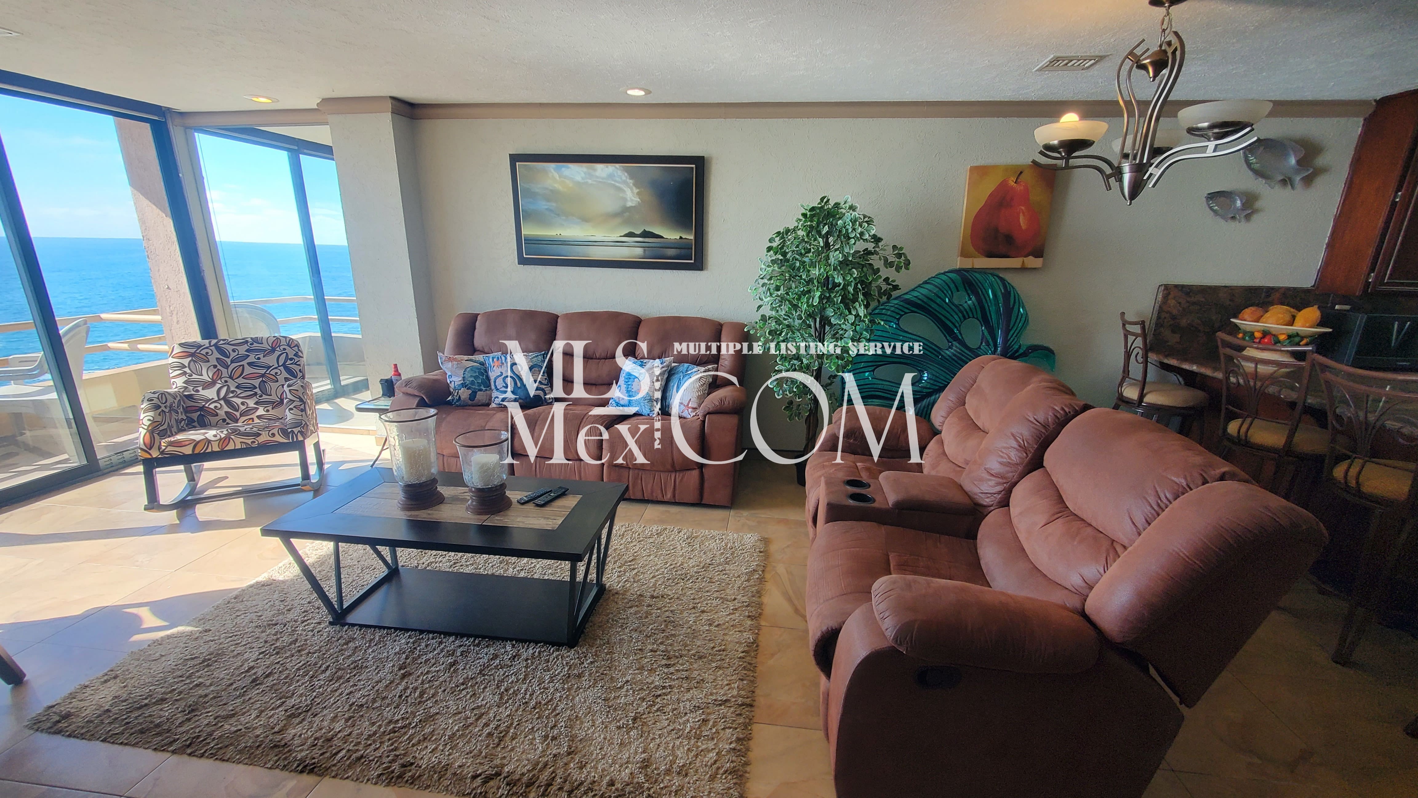 Corona del Mar Calle Acantilado Rocamar 10-102 Rosarito