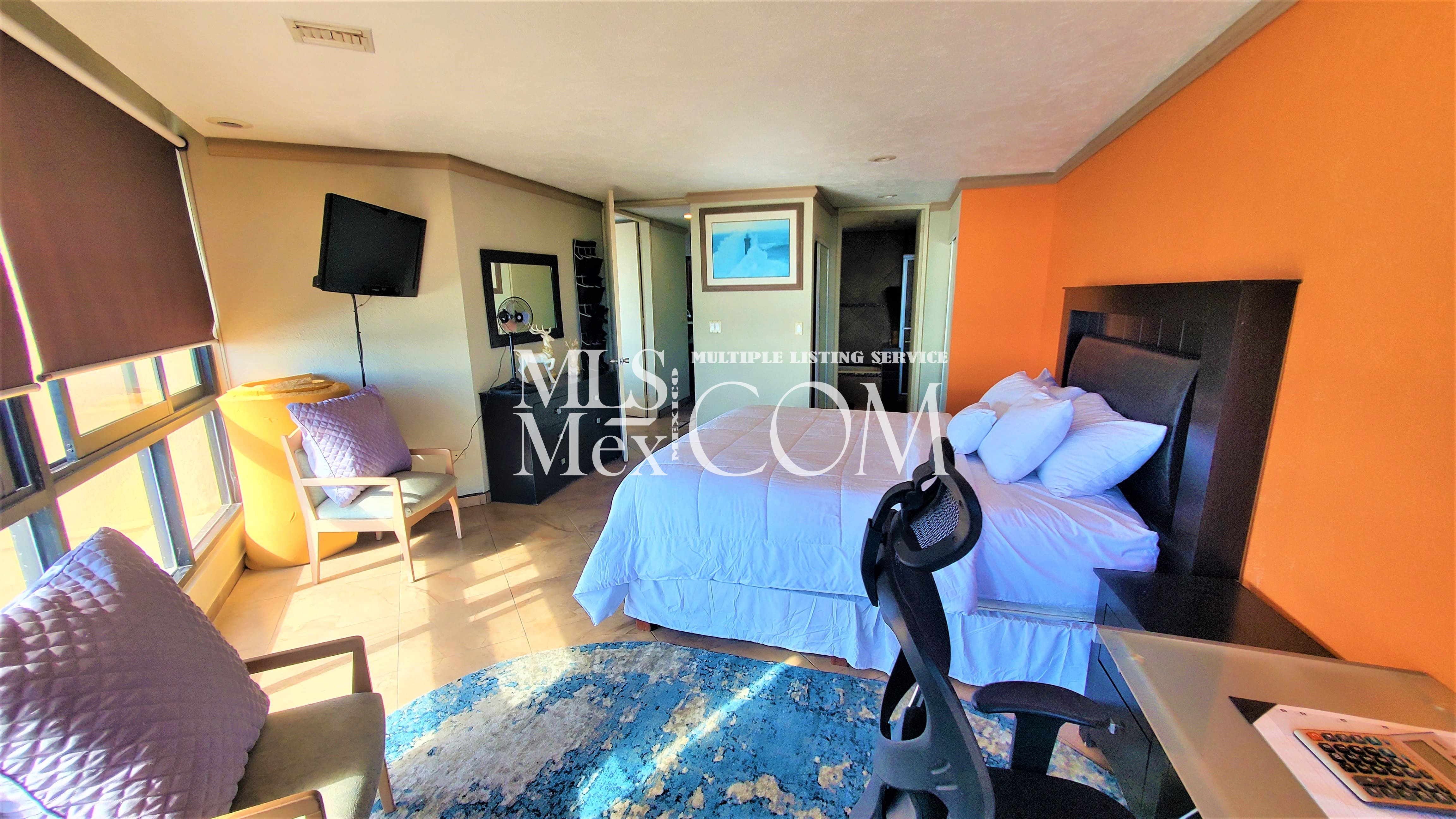 Corona del Mar Calle Acantilado Rocamar 10-102 Rosarito