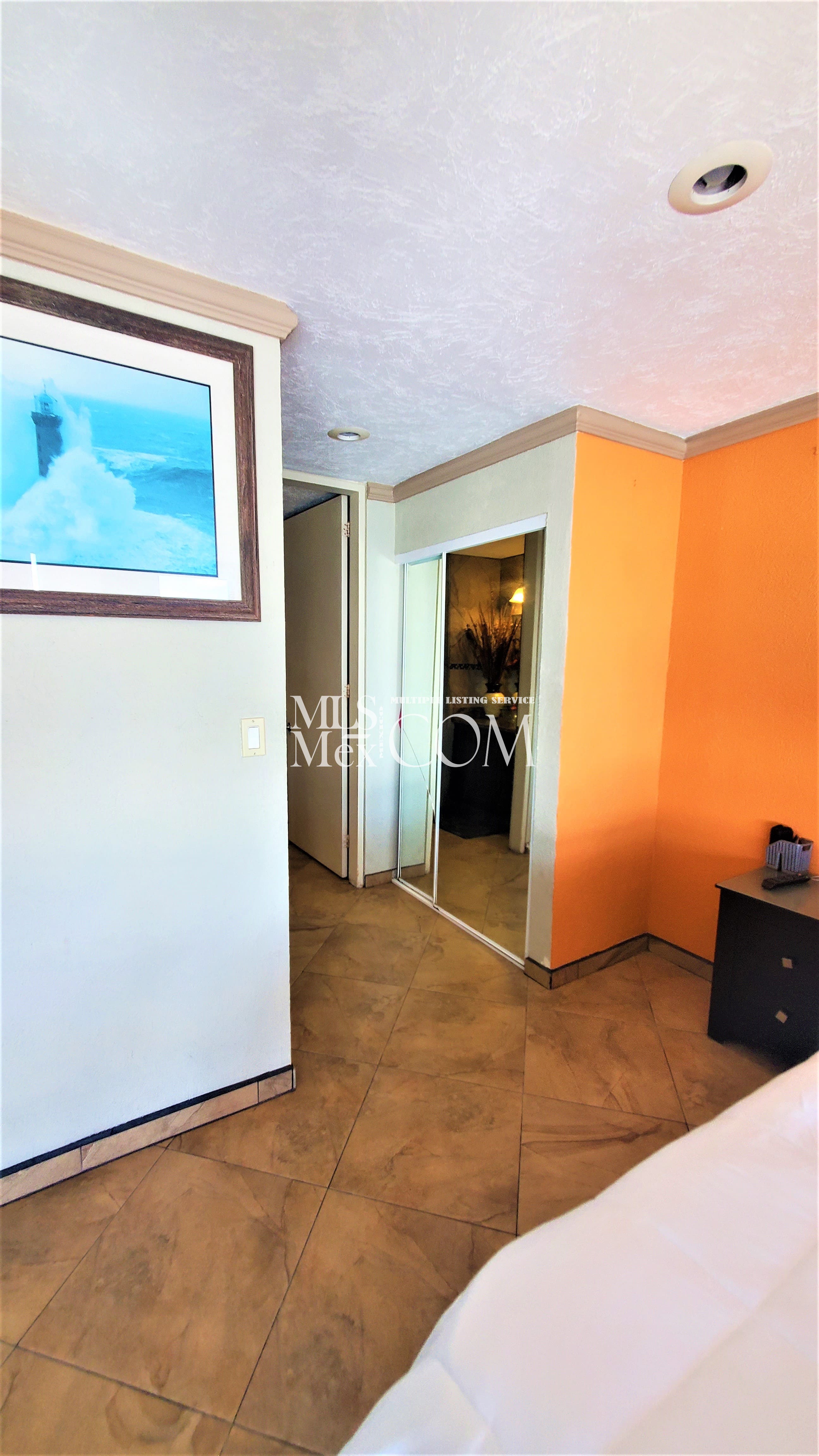 Corona del Mar Calle Acantilado Rocamar 10-102 Rosarito