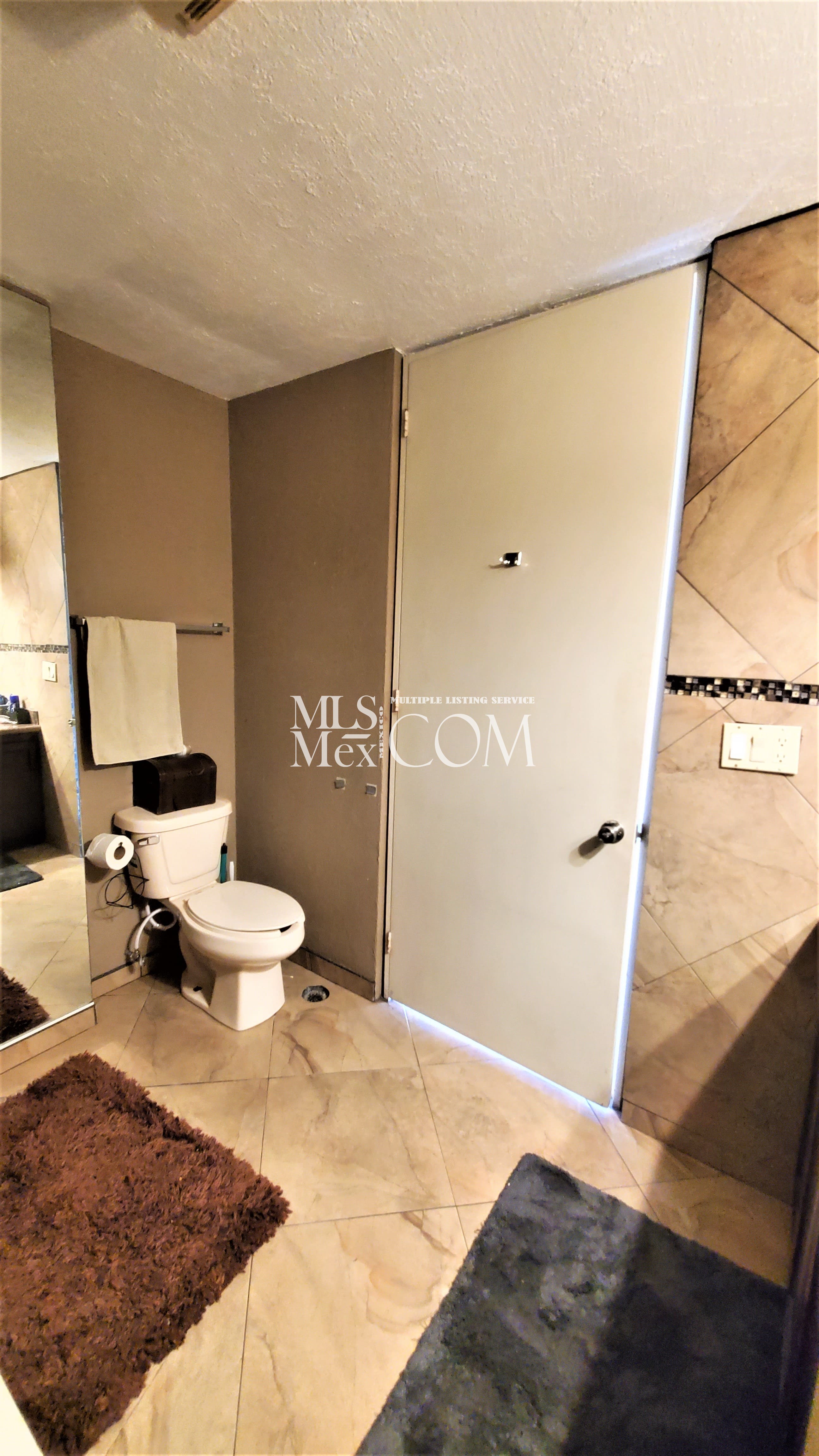 Corona del Mar Calle Acantilado Rocamar 10-102 Rosarito