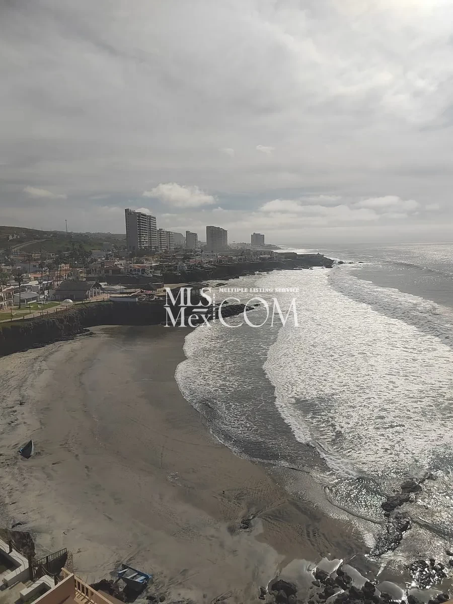 Oceanfront Furnished Condo for Rent in Rosarito, Baja California | 1 🛏️ | 2 🛁 | Private Beach | Near San Diego Border