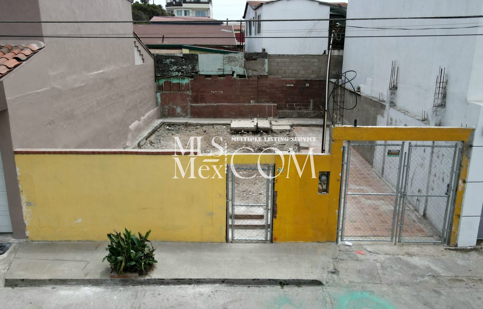 🏡 150 m² Lot for Sale in La Fuente 23 | Downtown Rosarito | Walk to the Beach | Near U.S. Border