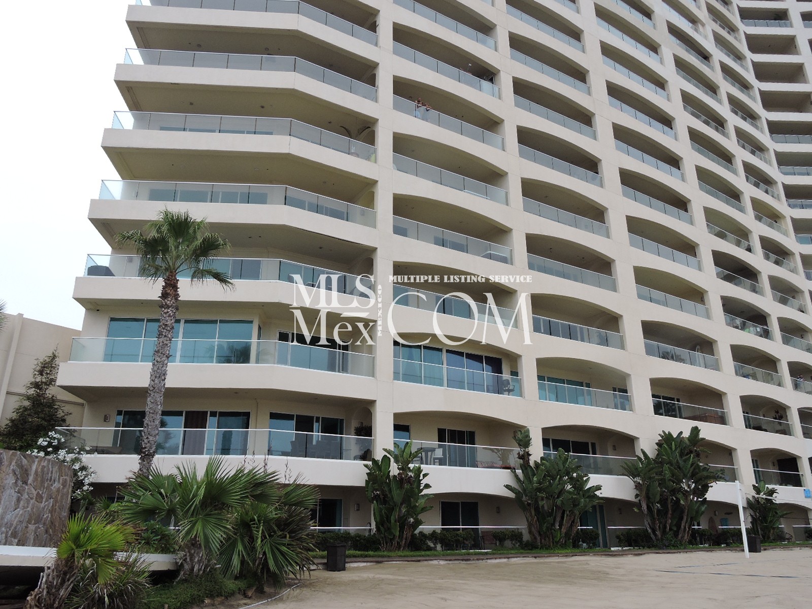 Las Olas Grand Resort & Spa | Luxury Oceanfront Condos for Rent in Rosarito Beach