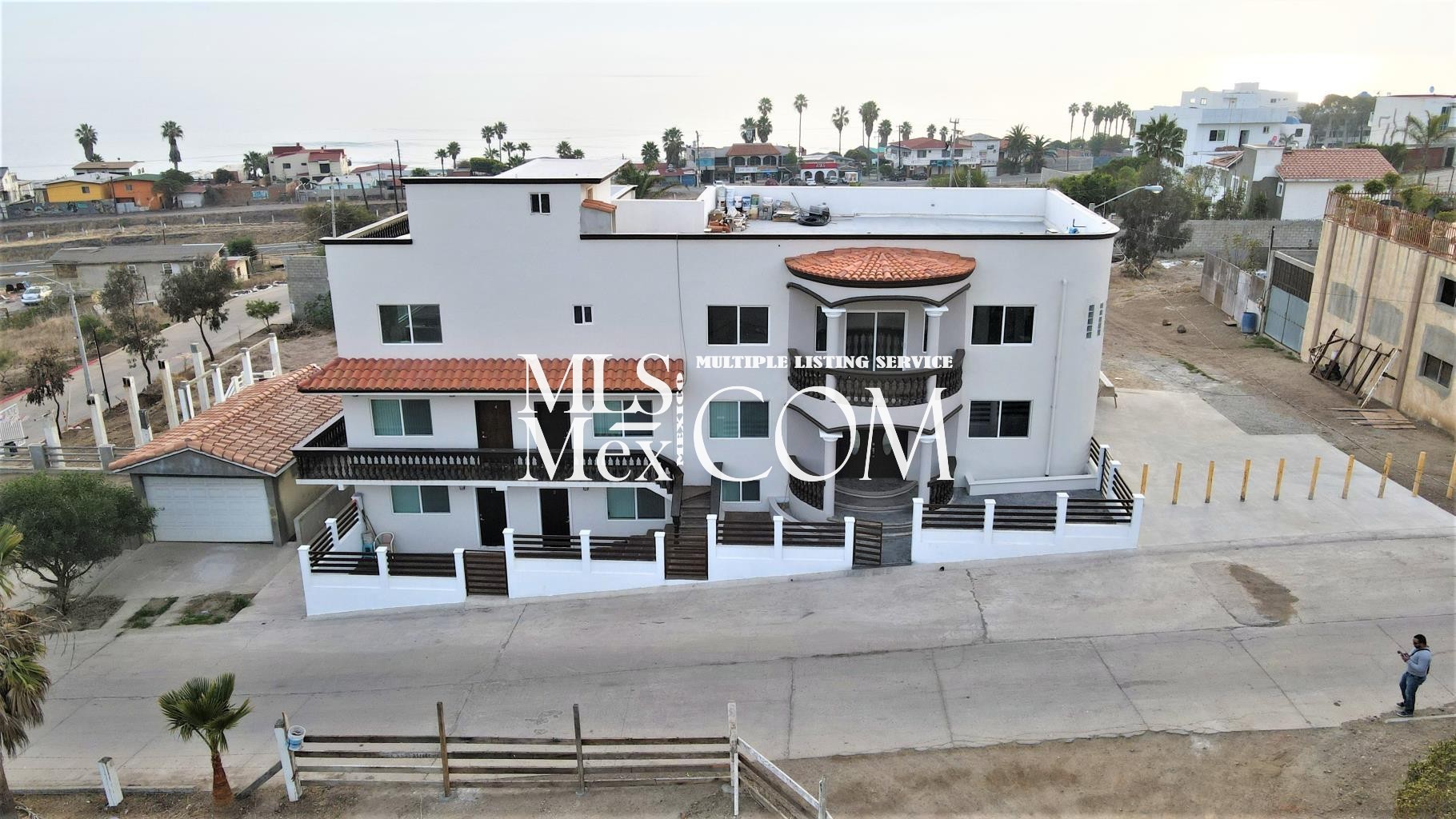 Paseo El Morro #1 – Your Ground-Floor Beach Escape– $900/Month (Utilities Included)